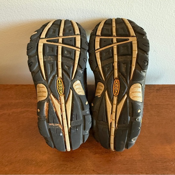 Keen Kids' Black and Brown Outdoor Boots - Picture 4 of 5